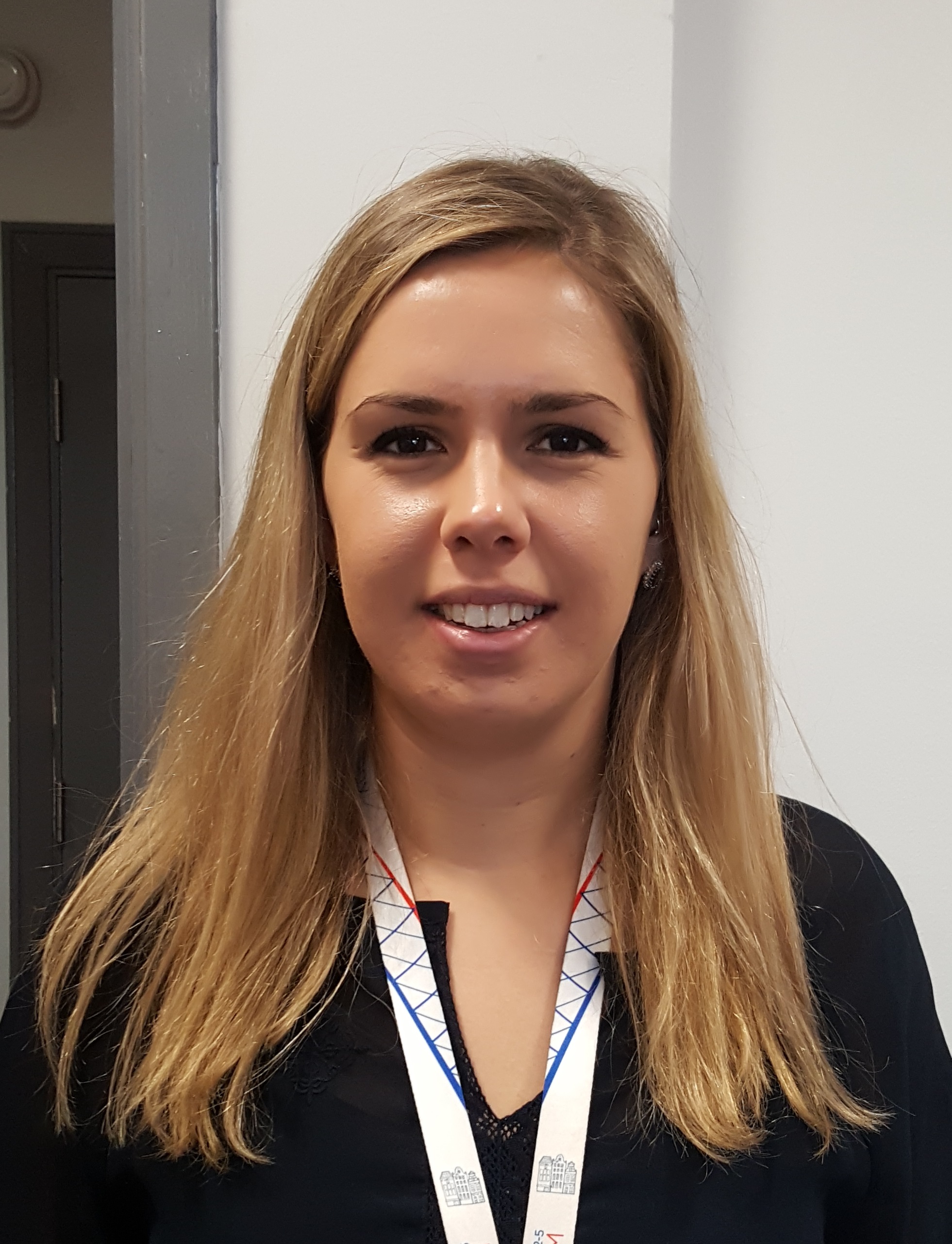 Dr Sophie Walker